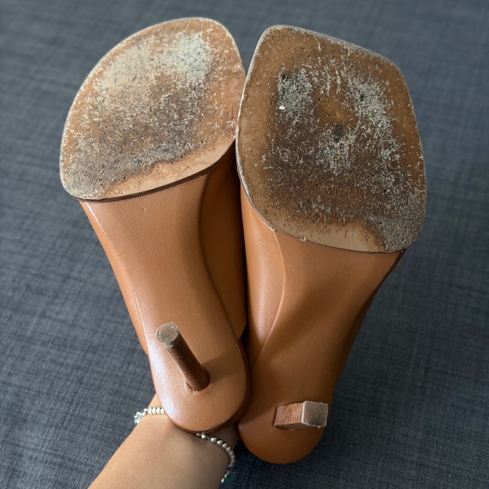 Jacquemus Leather Slide Sandals in Tan - Women - Picture 6 of 9